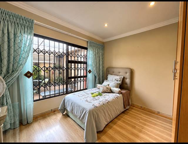 3 BEDROOM TOWNHOUSE FOR SALE IN RIVERSDALE